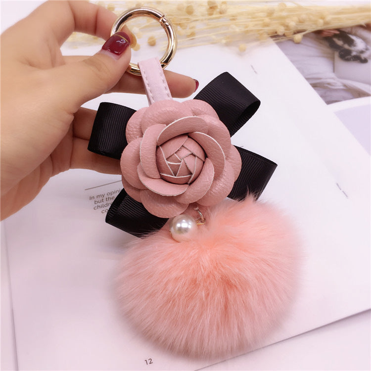 Fashion keyring with black and white flower design