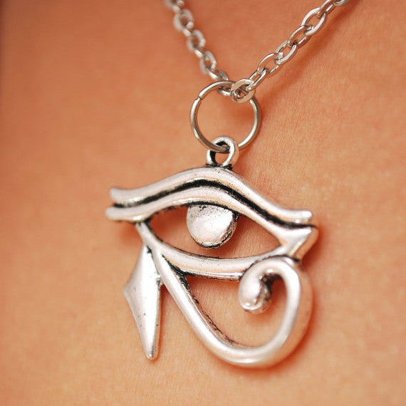 Fashion metal keychain for men and women