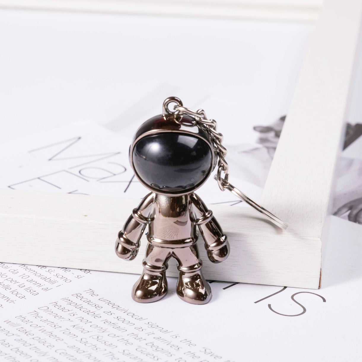 Spaceman keychain for unisex fashion