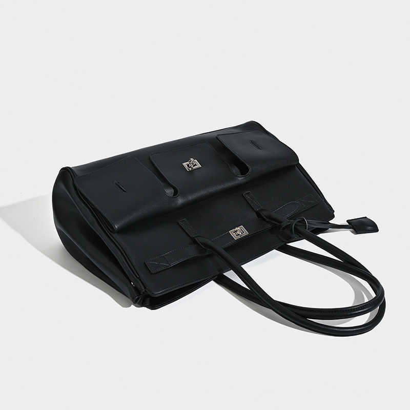Women's Large Capacity Commuter Shoulder Tote – Wings Style PU Leather Handbag with Lock Closure