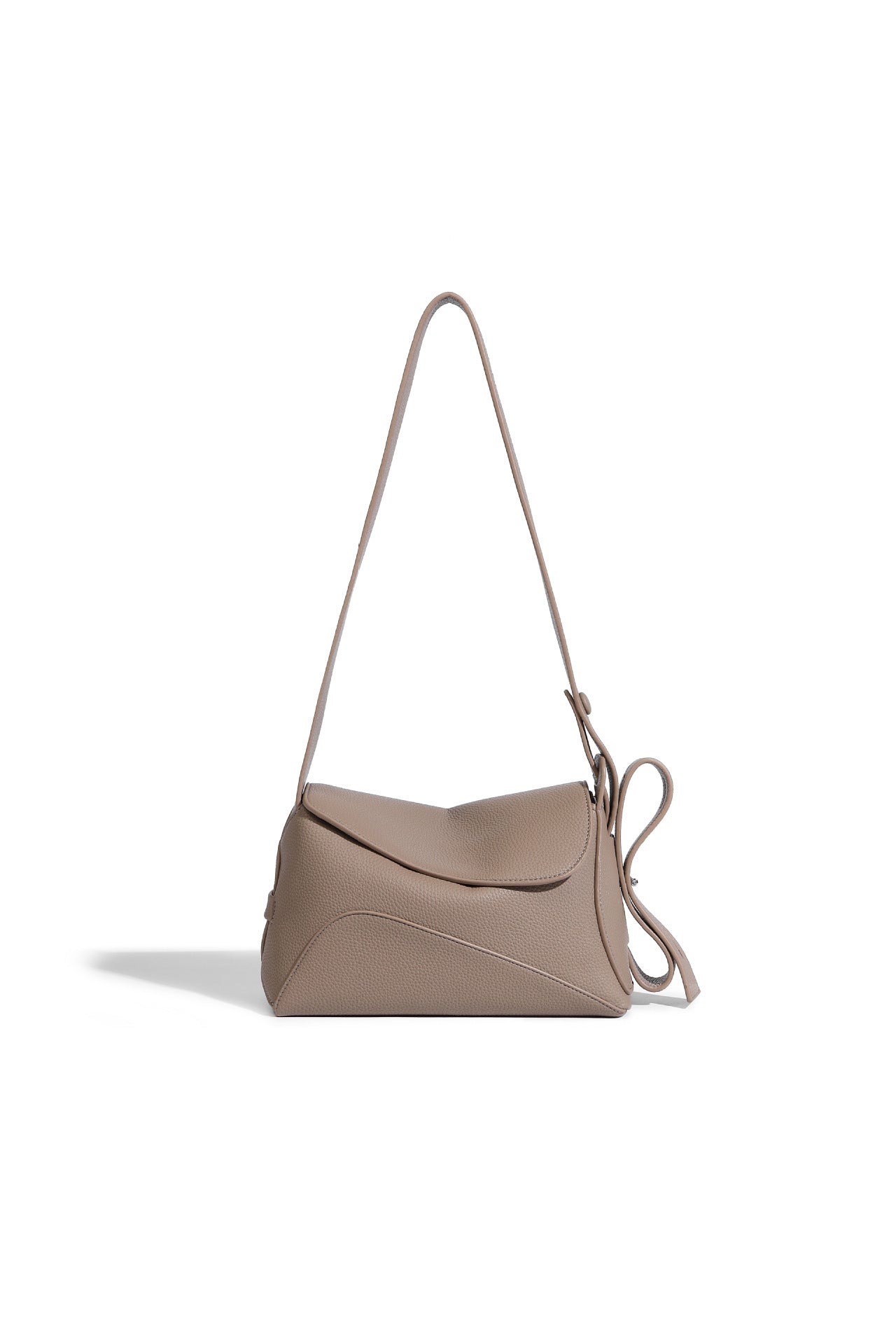 Cowhide leather tote bag with adjustable shoulder strap