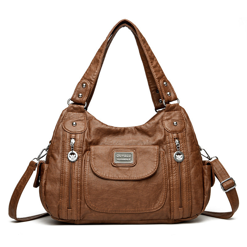 Black dumpling-style shoulder messenger bag