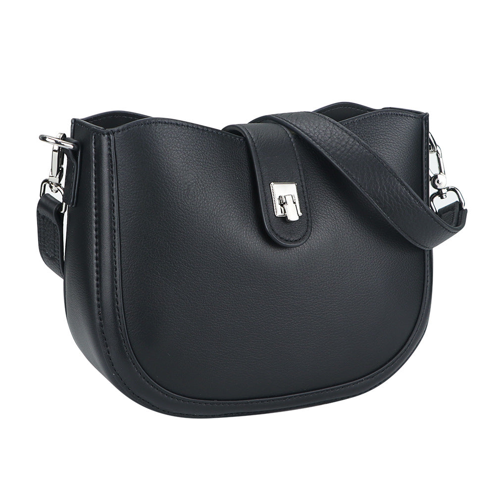 LuxeBlackBag vintage leather saddle bag