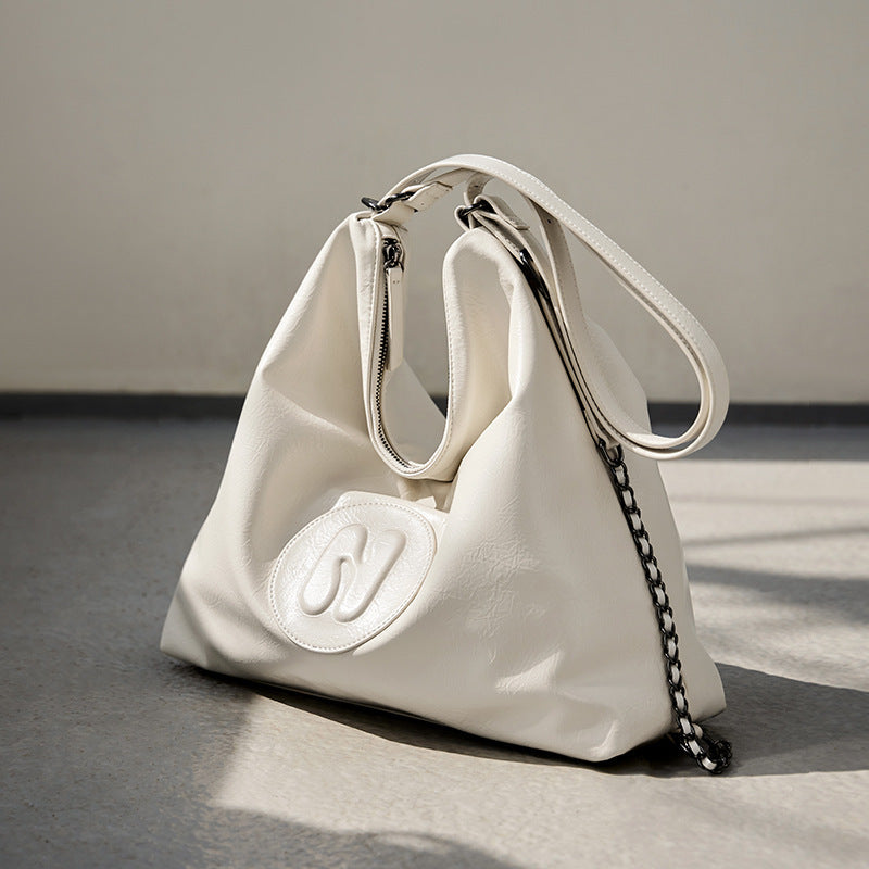 Street-style soft leather one-shoulder bag