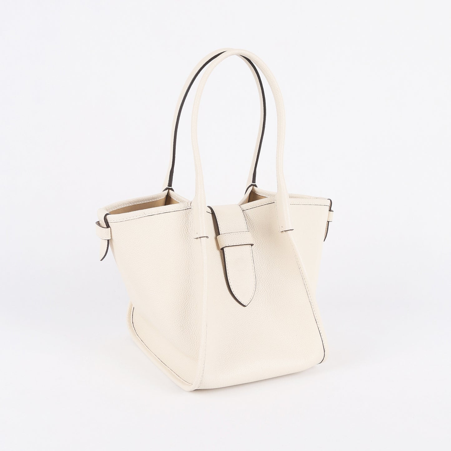 Gray cowhide dumpling tote for everyday autumn style