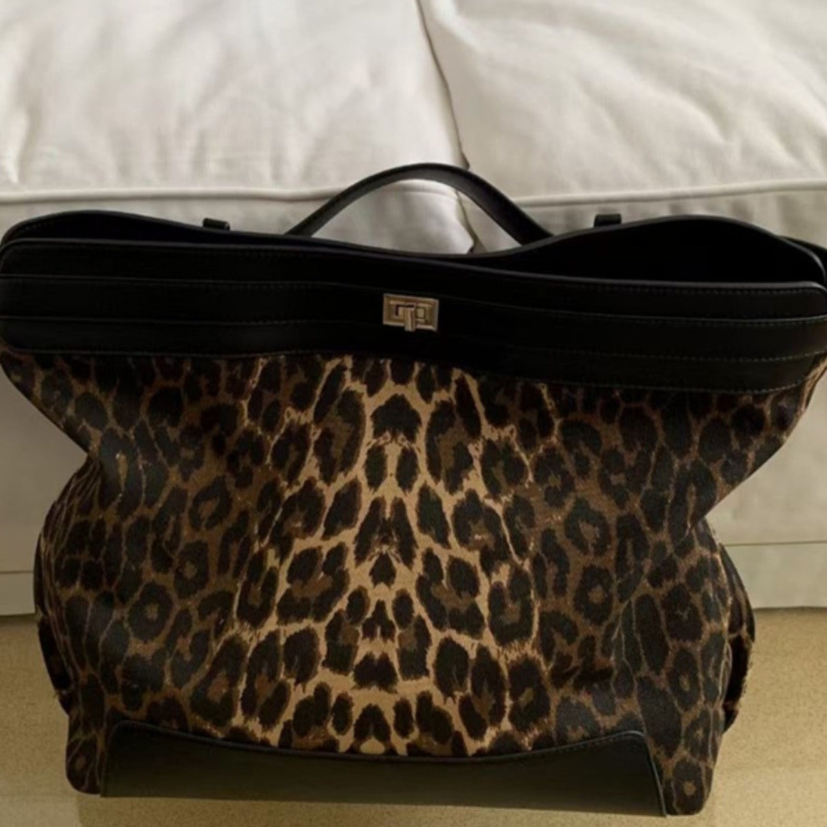 Opened interior view of the foldable bag