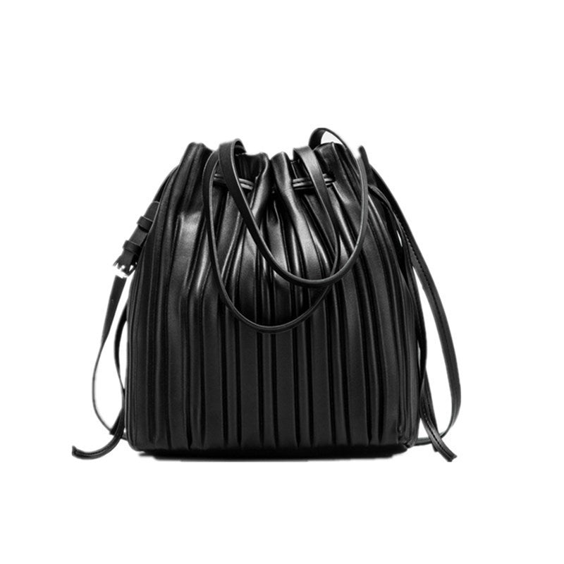 Fashionable leather bag for daily matching