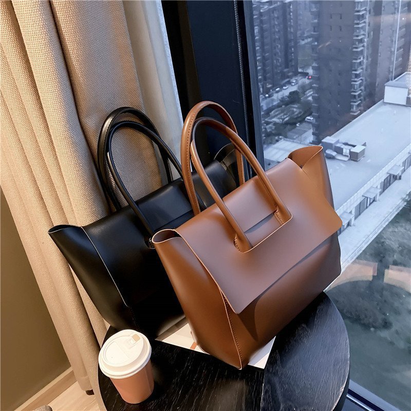 High-quality women’s tote bag with sleek design