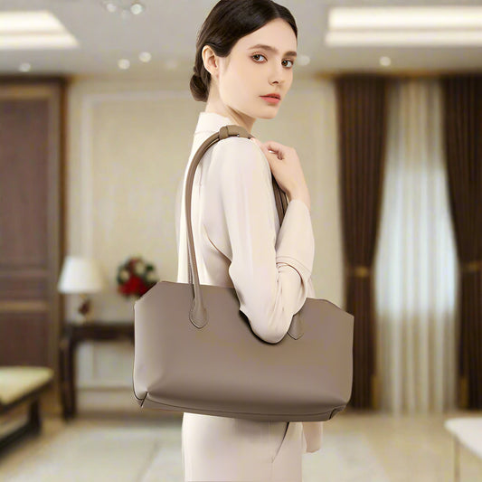 High-grade leather shoulder bag for commuting women