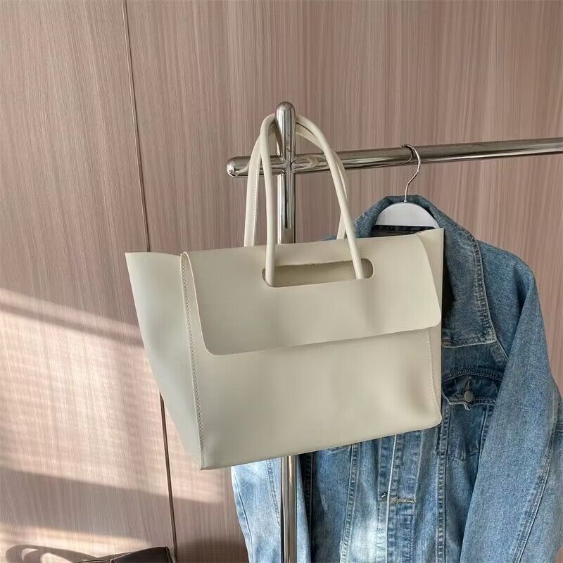 PU tote bag with modern classic style design
