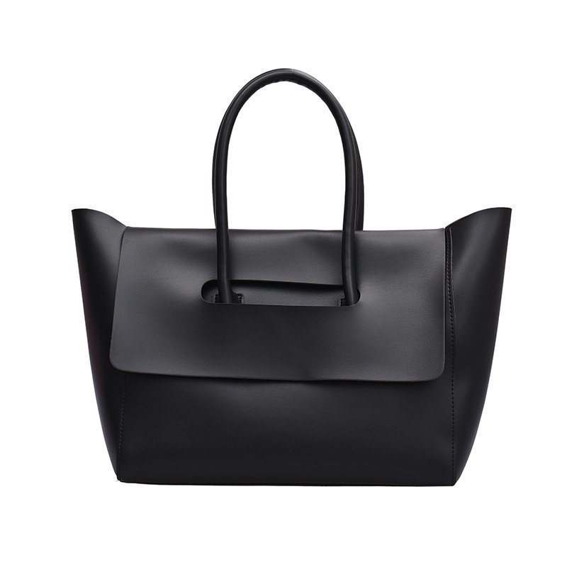 Structured women’s shoulder bag in PU leather