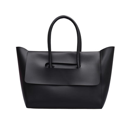 Structured women’s shoulder bag in PU leather