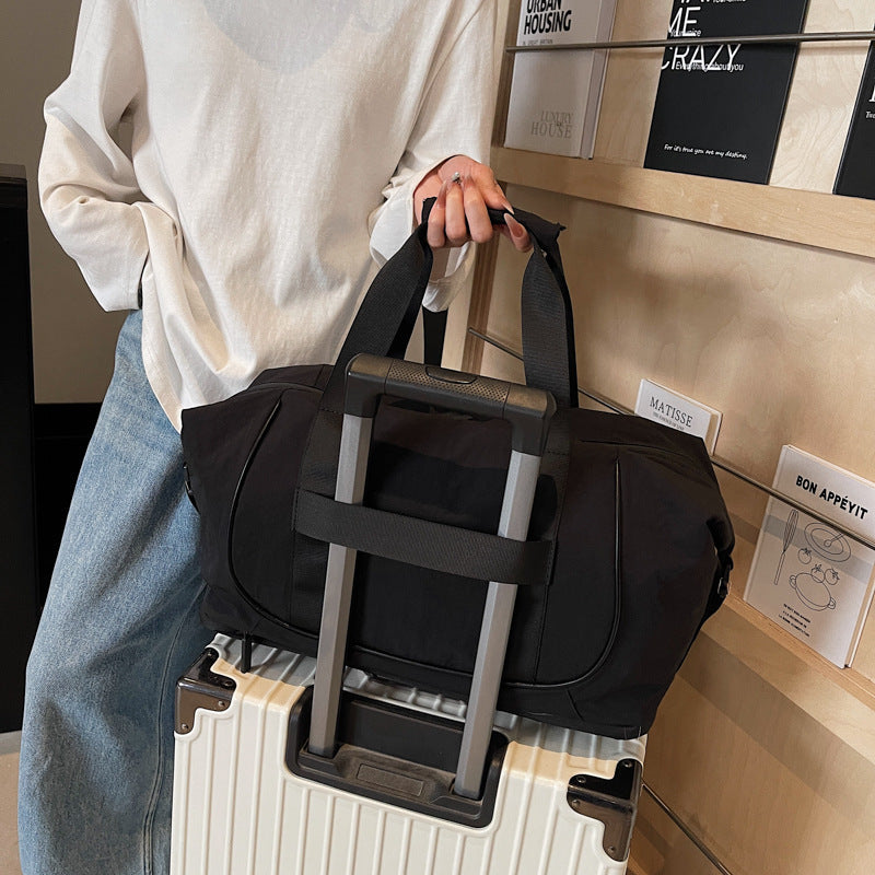Lightweight Oxford crossbody fitness travel bag with breathable material